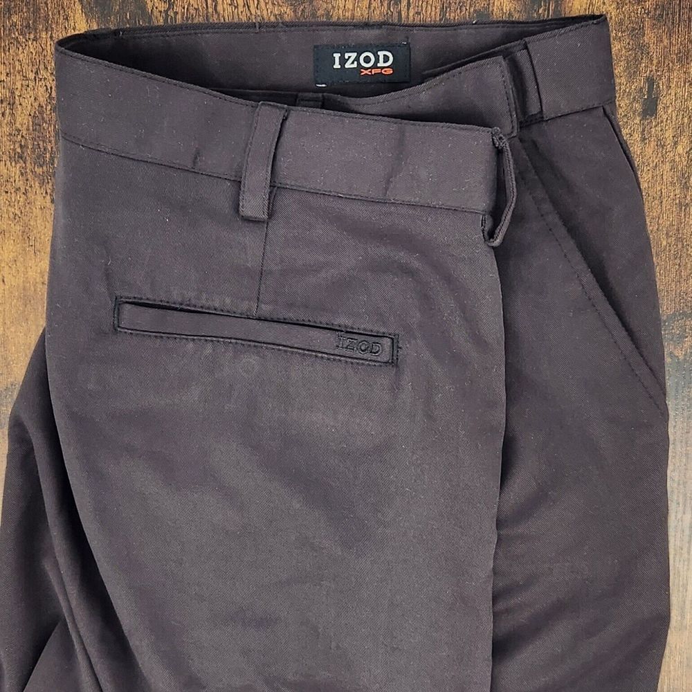 IZOD XFG Golf Shorts Mens 40 Black Performance‎ Solid Pleated Front Chinos